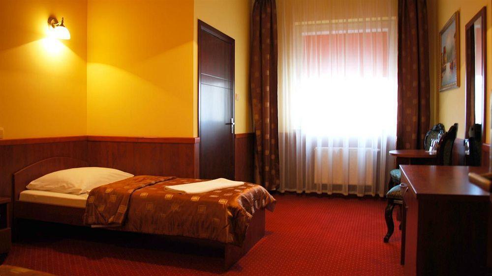 Hotel Dobosz Полице Экстерьер фото